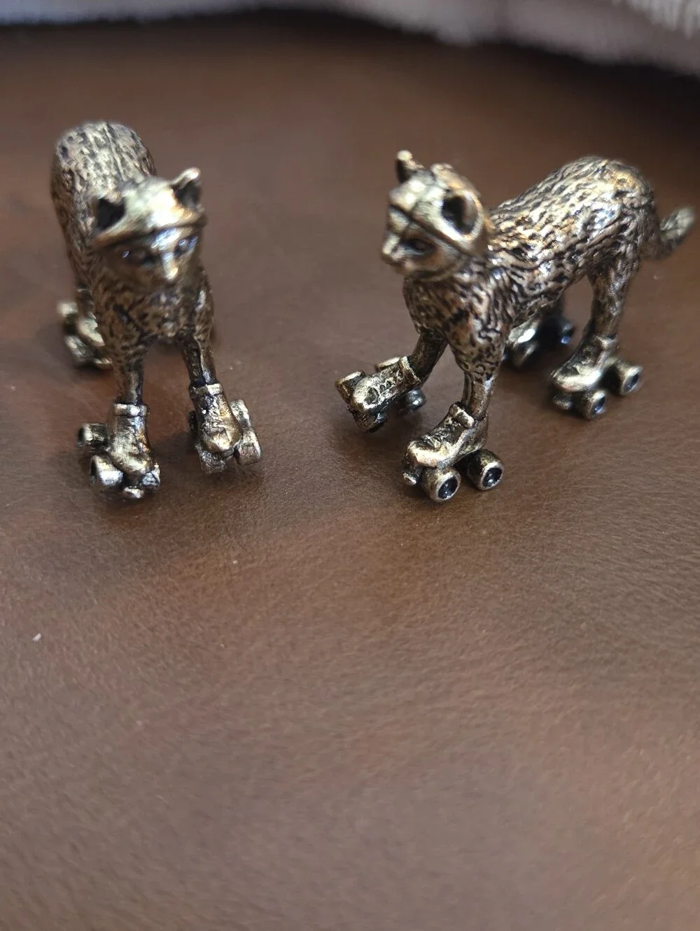 Vintage Style Cat Roller Skates Miniature Figurine Bronze Tone Kitty Skating